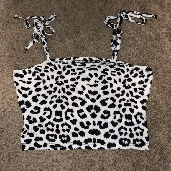 Crop top - Picture 1 of 1